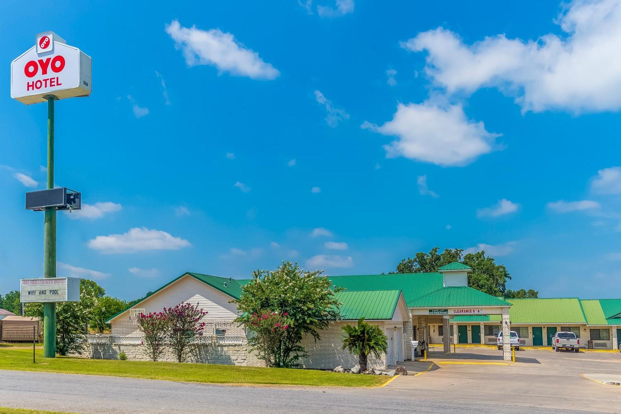 Oyo Hotel Yoakum West Dış mekan fotoğraf