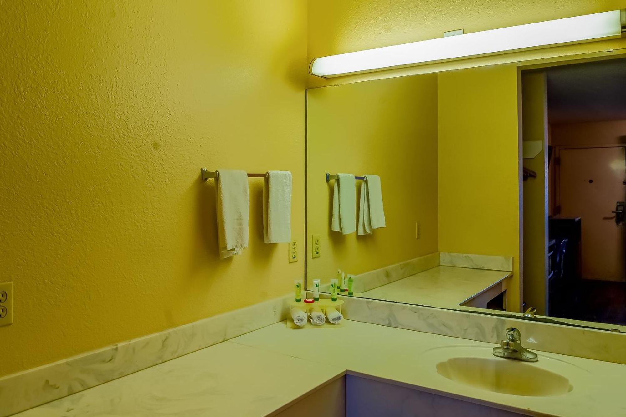 Oyo Hotel Yoakum West Dış mekan fotoğraf