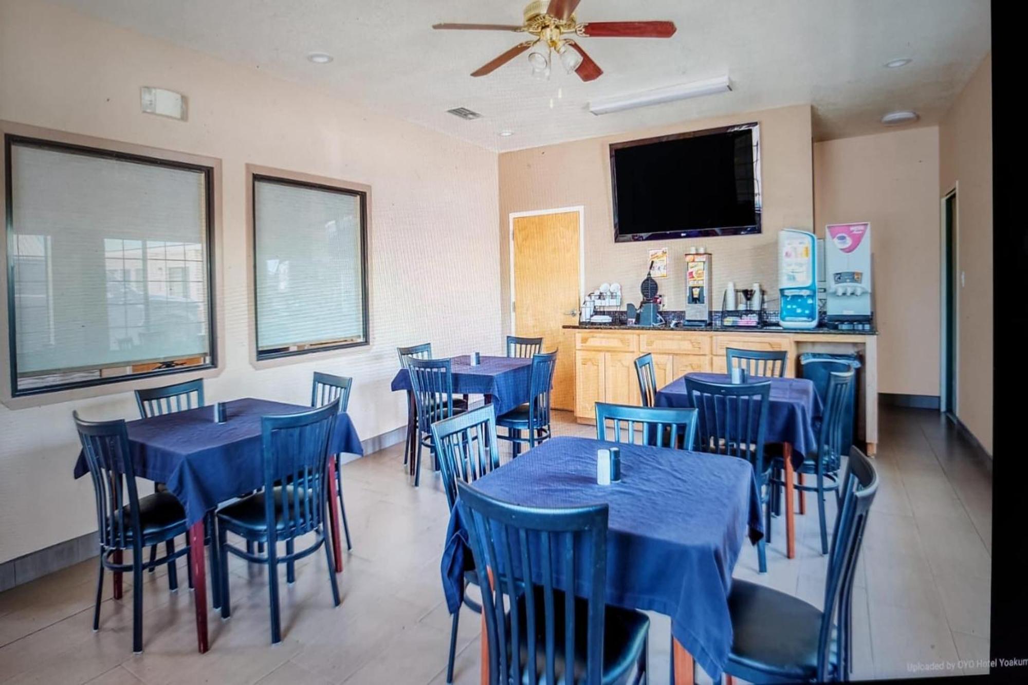 Oyo Hotel Yoakum West Dış mekan fotoğraf