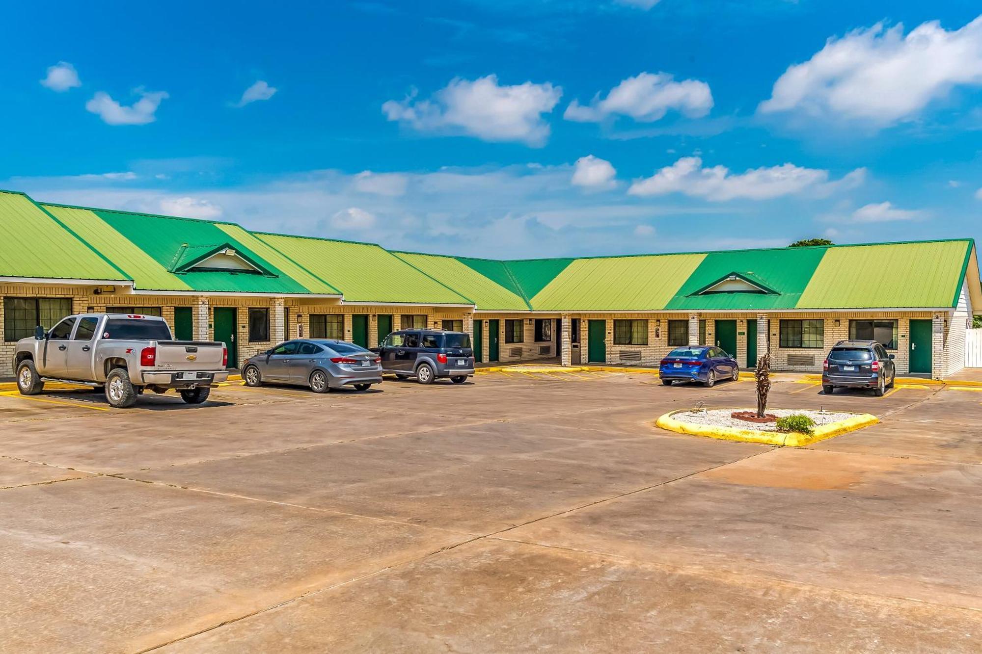 Oyo Hotel Yoakum West Dış mekan fotoğraf
